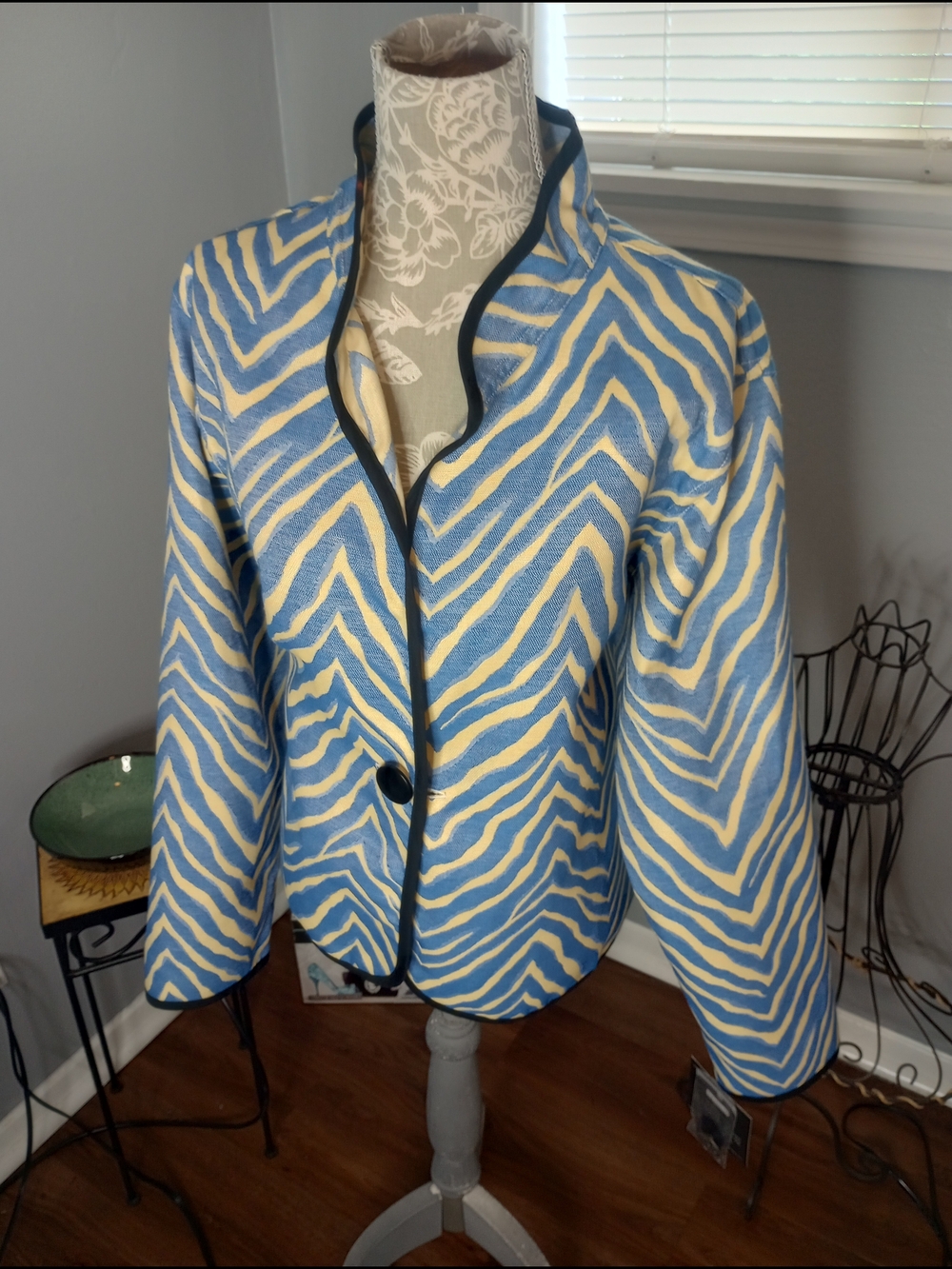 Trimdin Reversible Blue and Yellow Printed Polyester Top - Large